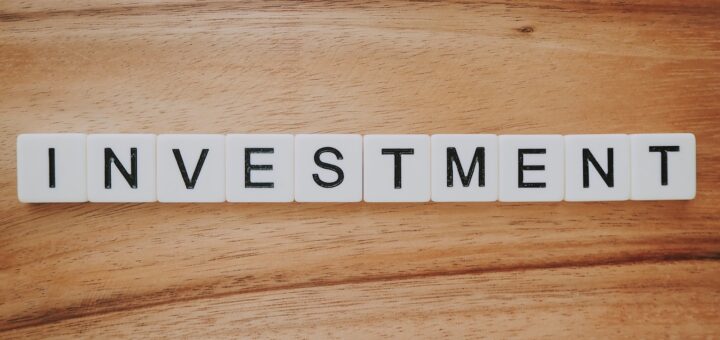 Texte Scrabble sur l'investissement