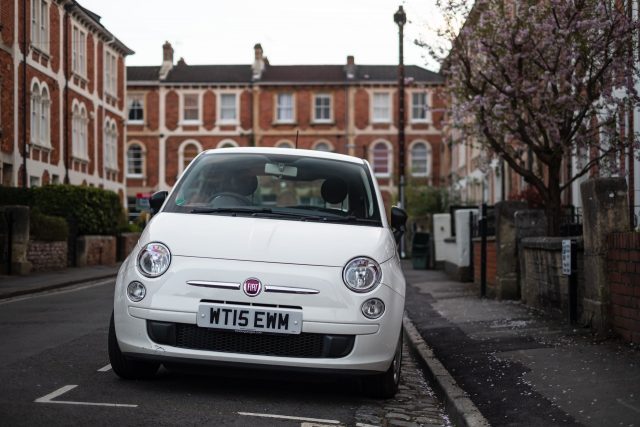 Quand remplacer la carrosserie de sa voiture sans permis