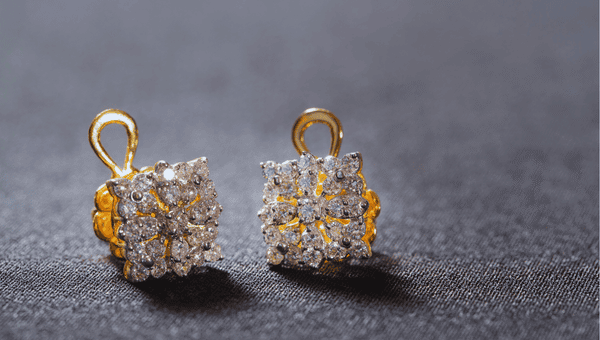 boucle d'oreille en or